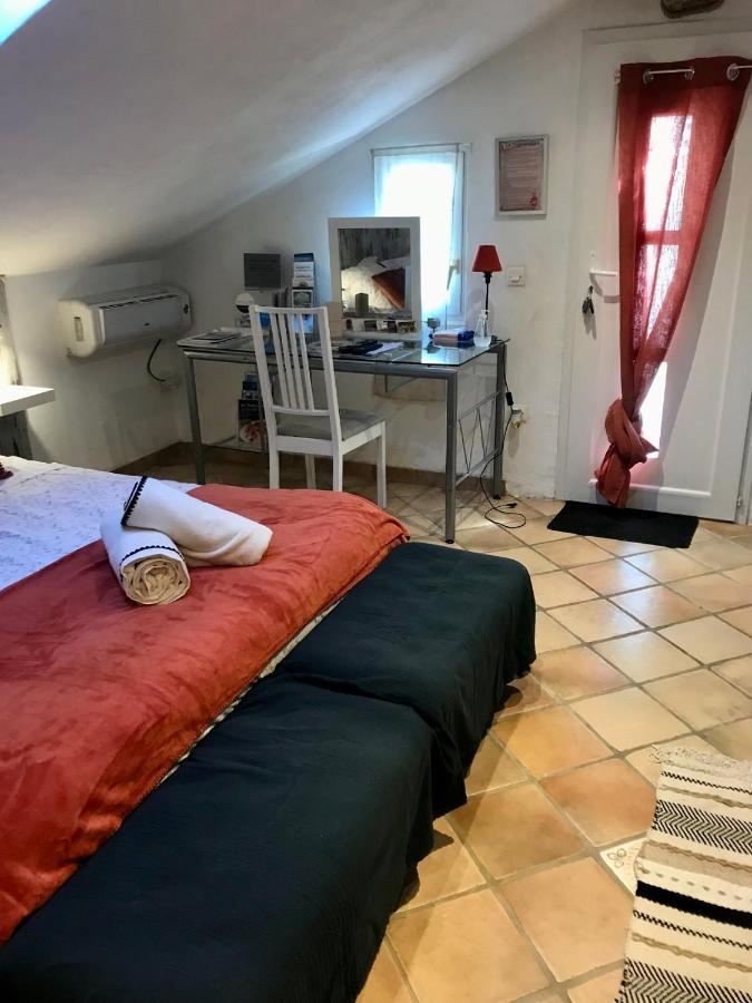 La Vignarelle Bed and Breakfast Callas Eksteriør billede